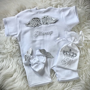 Фото 3 - Пісочник із шкарпетками Анге+мішечок з короною М1 і ініціалом (спереду ініціал в лаврах, на спинці ім'я) крила срібло
